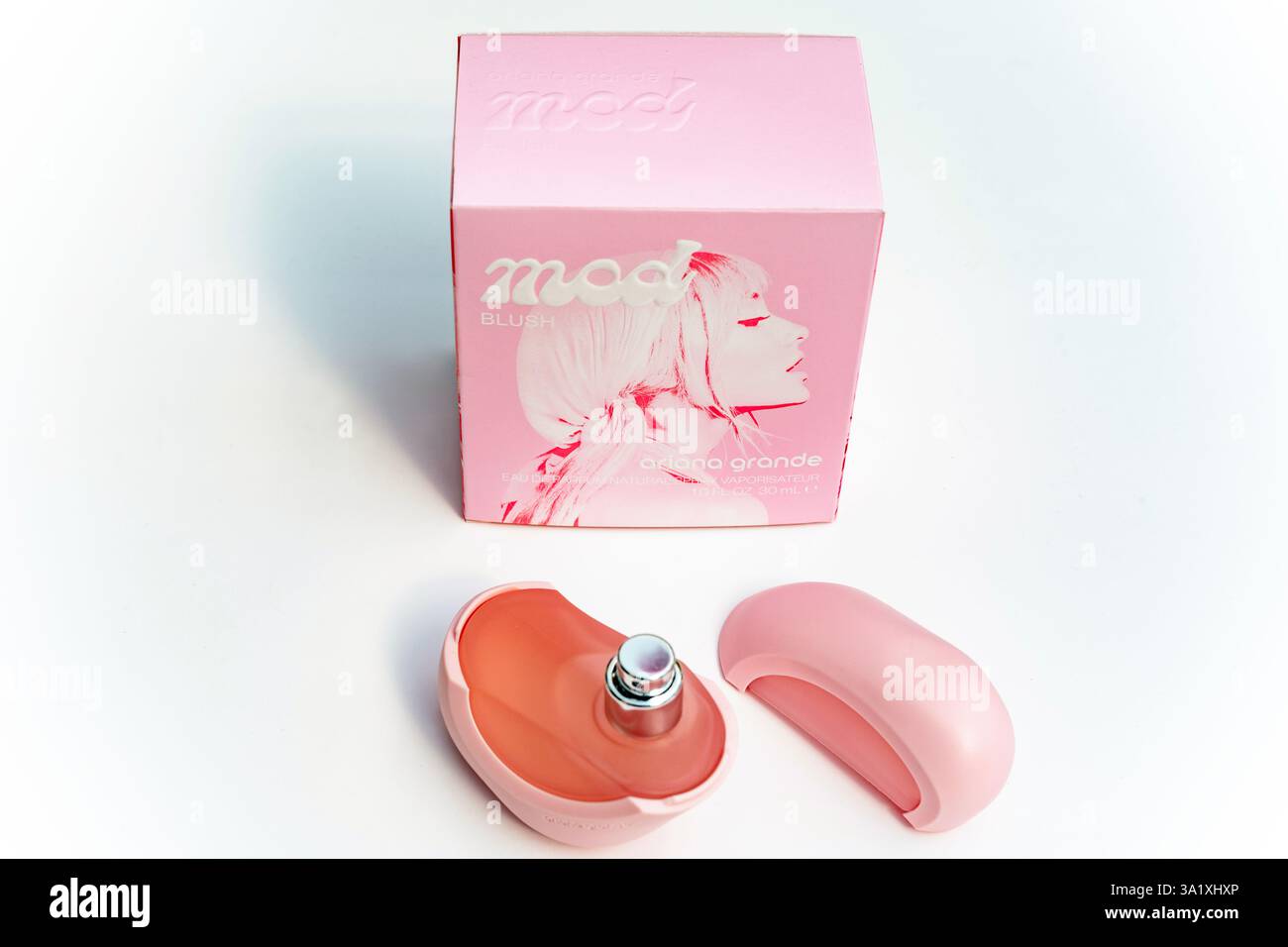 Ariana Grande Mod Blush