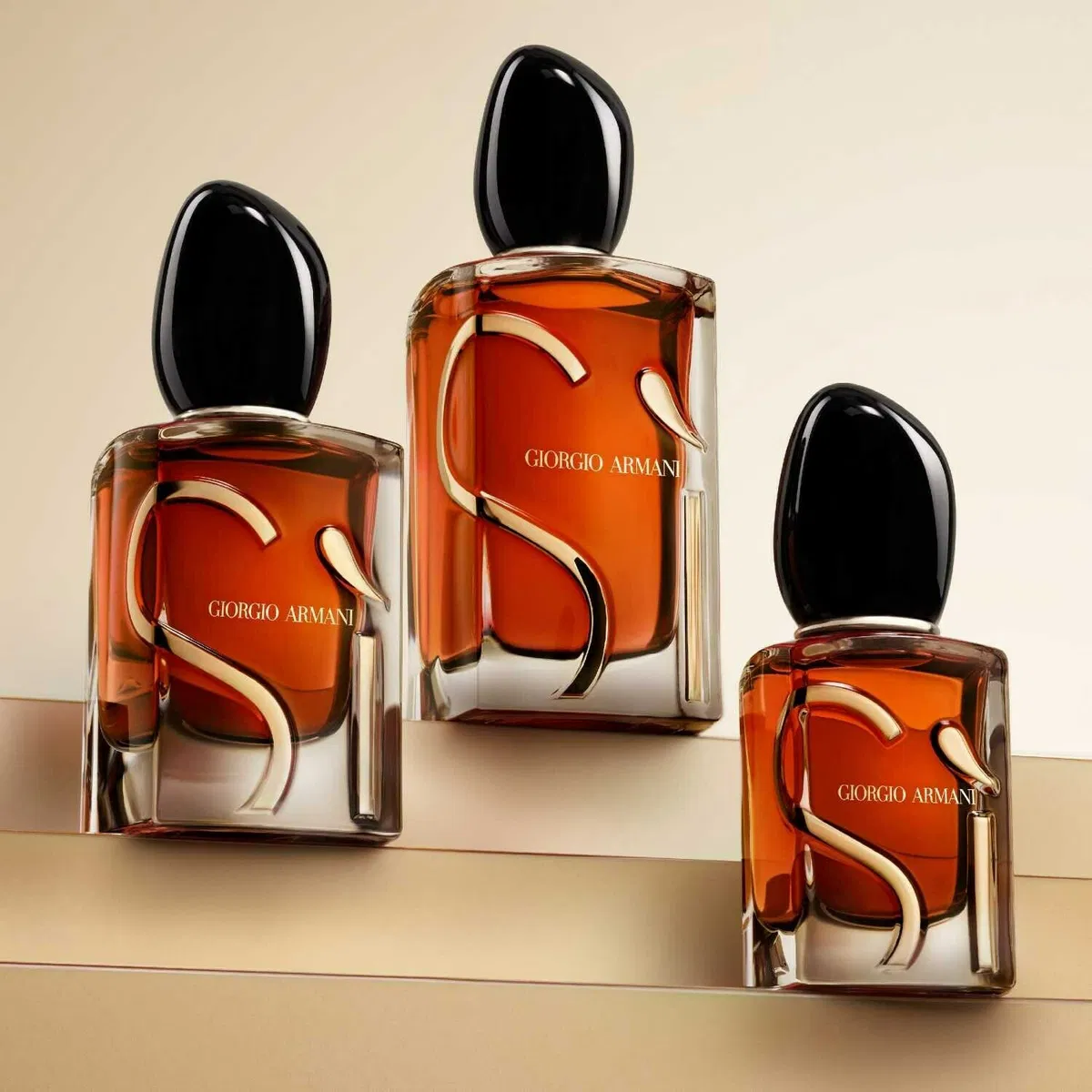 Giorgio Armani Si perfume